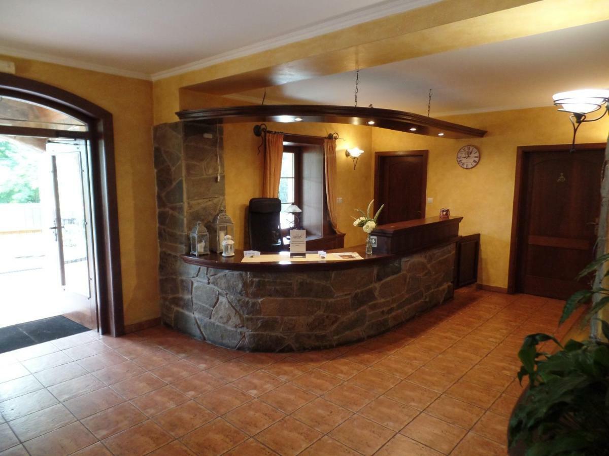 Pension Restaurant Bobrovnik Lipova Lazne Luaran gambar